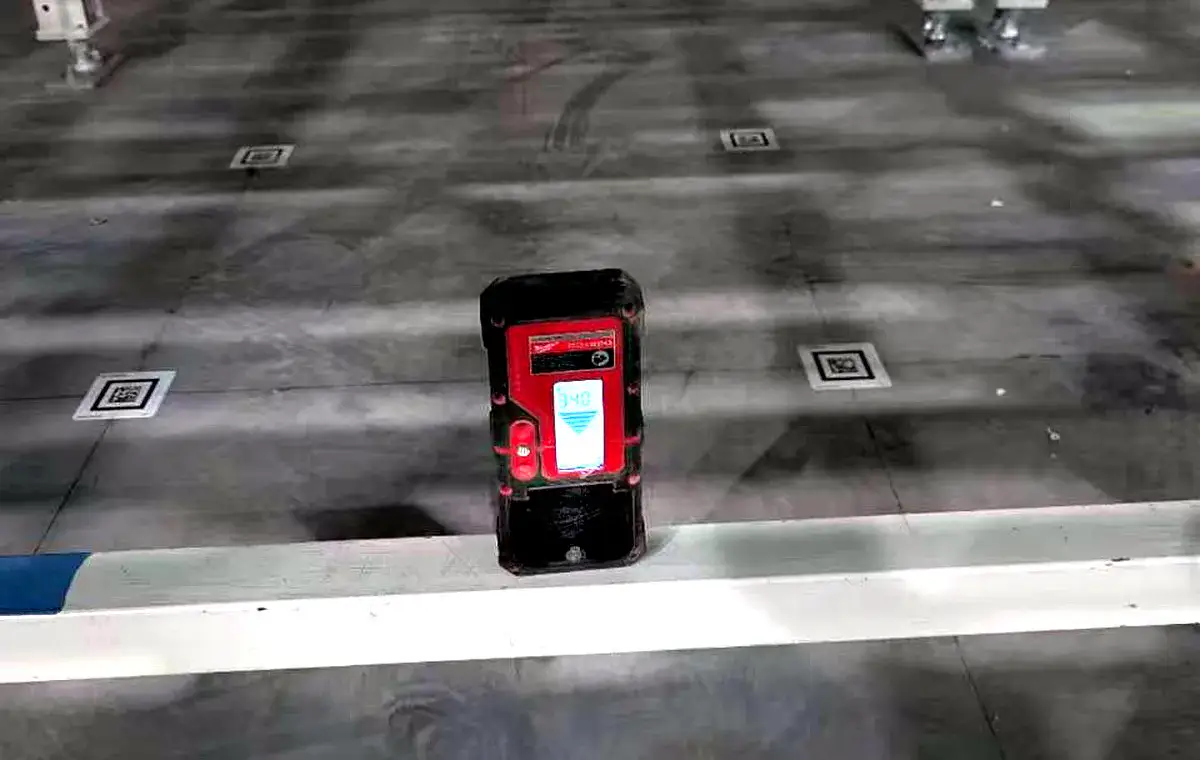 Warehouse floor markers and robot route validation
